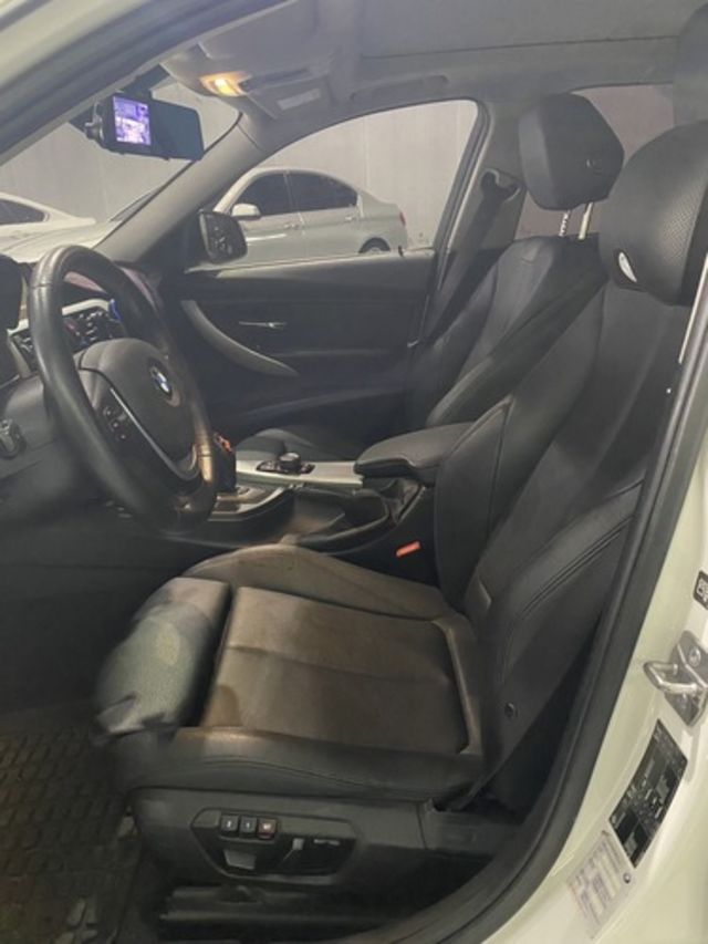BMW寶馬 320D  第11張相片