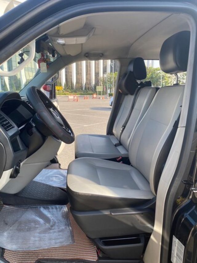 VOLKSWAGEN福斯 T5 CARAVELLE  第8張相片