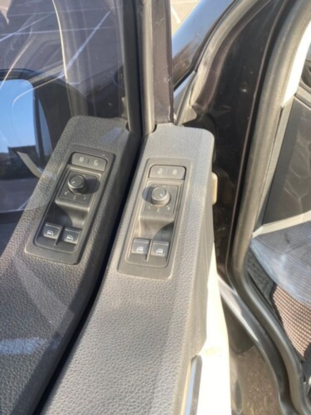 VOLKSWAGEN福斯 T5 CARAVELLE  第11張相片