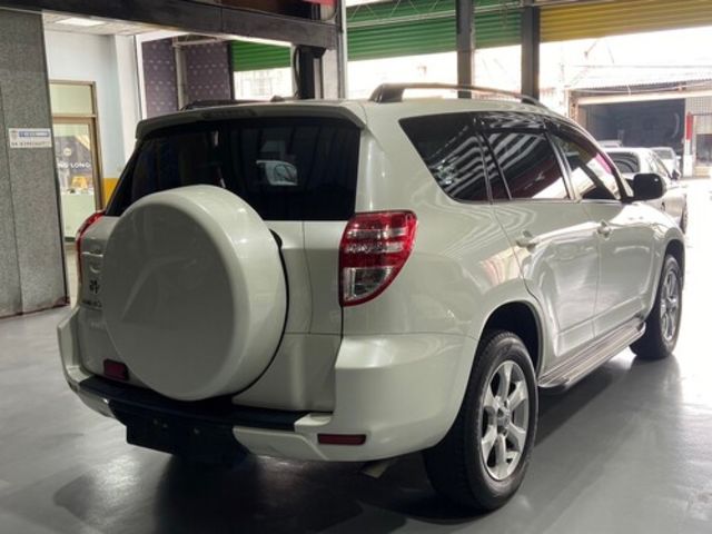 TOYOTA豐田 RAV4  第2張相片
