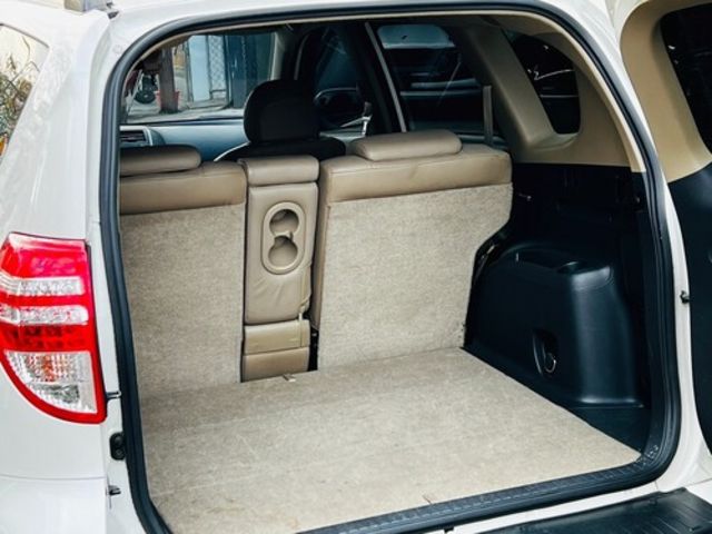 TOYOTA豐田 RAV4  第6張相片