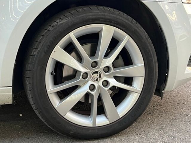 SKODA司科達 OCTAVIA  第10張相片