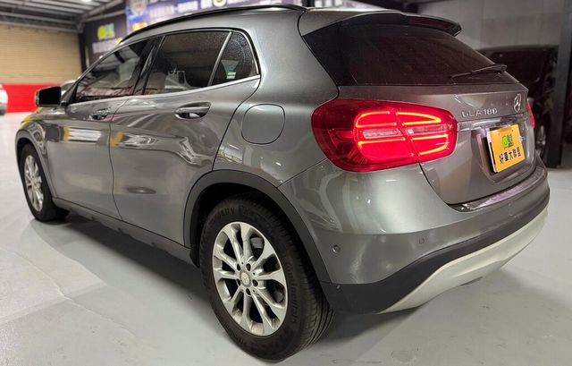 M-BENZ賓士 GLA180  第8張相片