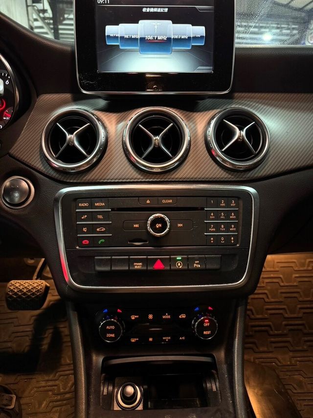 M-BENZ賓士 GLA180  第12張相片