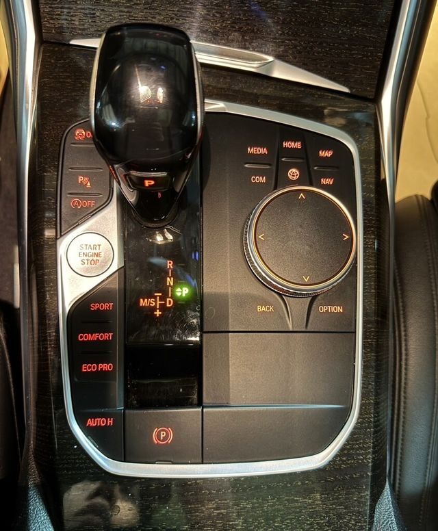 BMW寶馬 330I  第7張相片