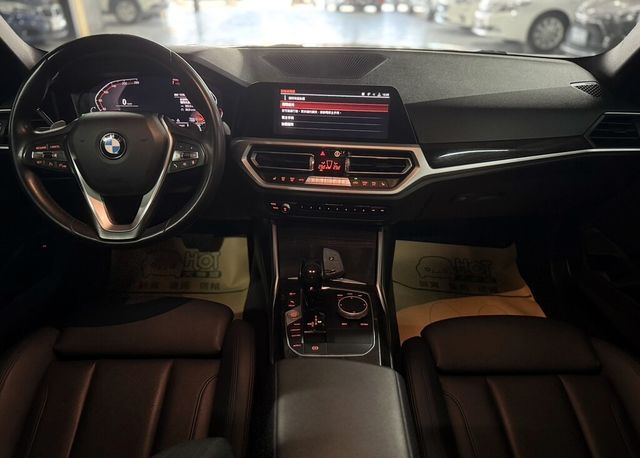 BMW寶馬 330I  第15張相片