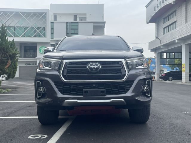 TOYOTA豐田 HILUX  第3張相片