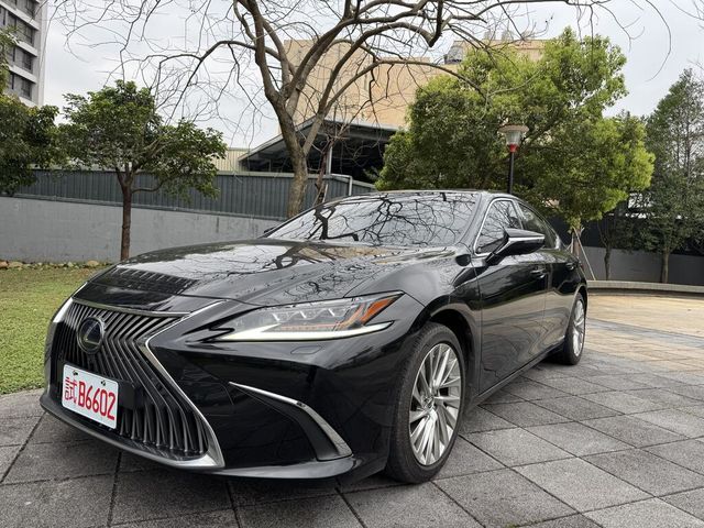 LEXUS凌志 ES300H  第1張相片