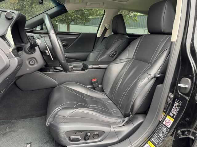 LEXUS凌志 ES300H  第5張相片