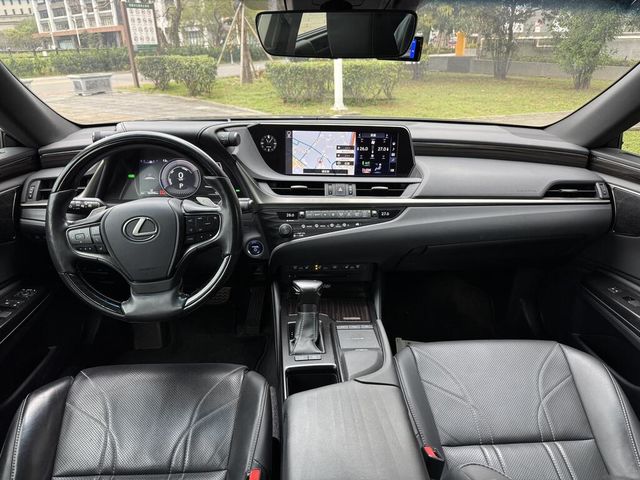 LEXUS凌志 ES300H  第9張相片