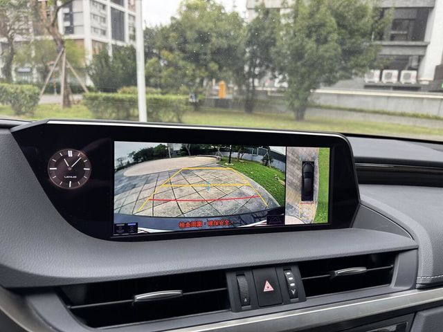 LEXUS凌志 ES300H  第19張相片