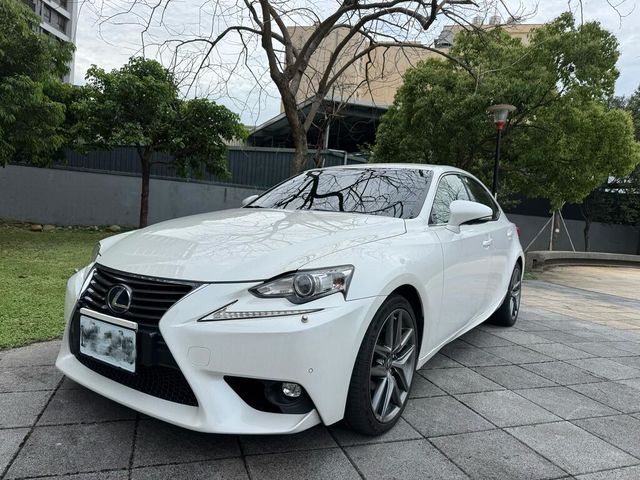LEXUS凌志 IS 300H  第1張相片