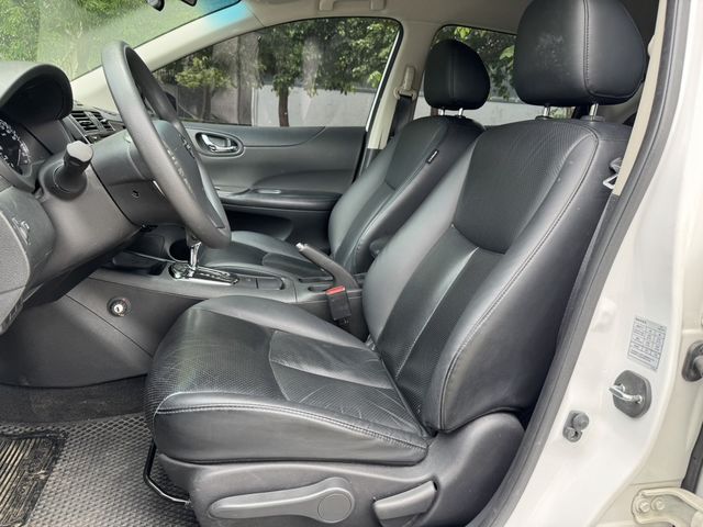 NISSAN日產 TIIDA  第3張相片