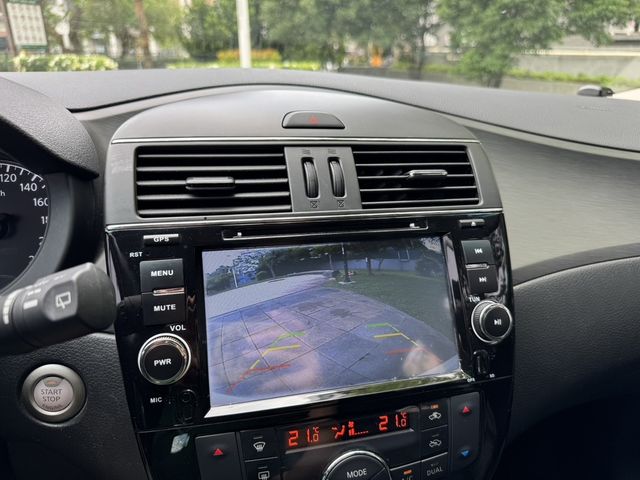 NISSAN日產 TIIDA  第7張相片