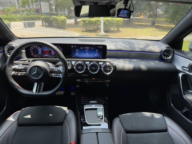 M-BENZ賓士 A180  第5張相片