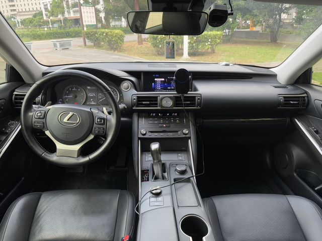 LEXUS凌志 IS 300  第5張相片