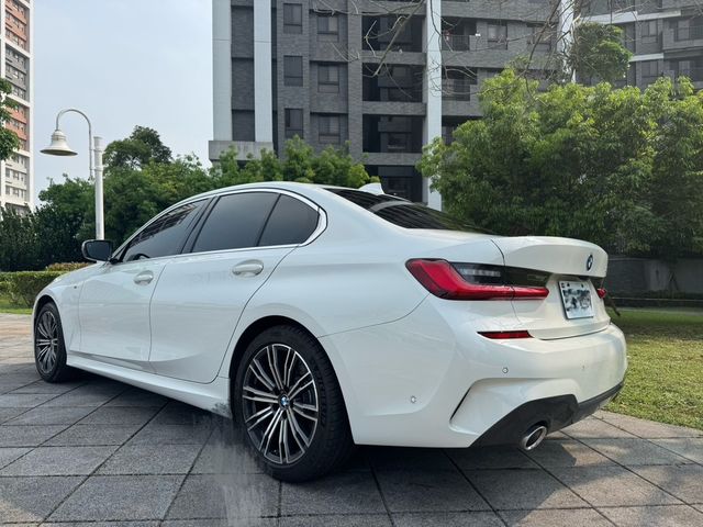 BMW寶馬 320I M SPORT  第2張相片