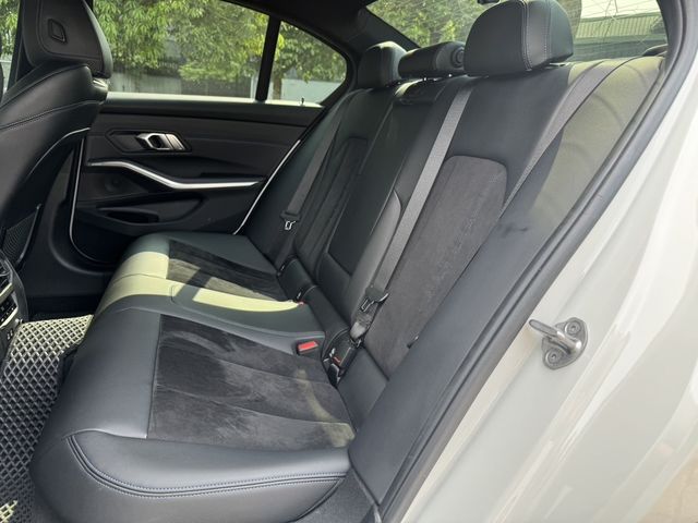 BMW寶馬 320I M SPORT  第4張相片