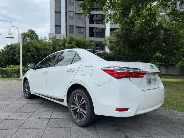 TOYOTA豐田 ALTIS  第2張相片