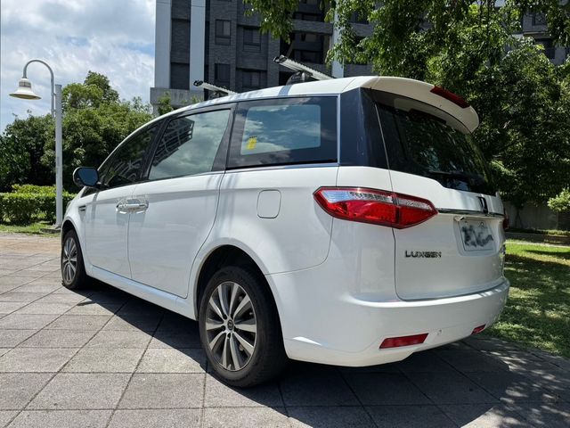 LUXGEN納智捷 M7 TURBO  第2張相片