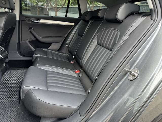 SKODA司科達 SUPERB COMBI  第4張相片