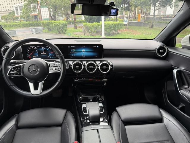 M-BENZ賓士 A200  第5張相片