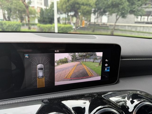 M-BENZ賓士 A200  第7張相片