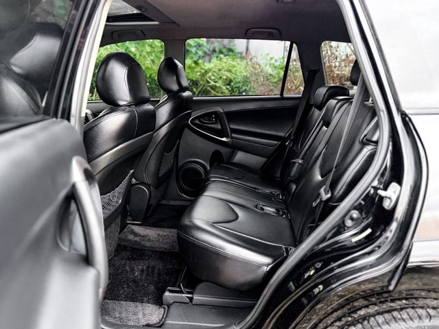 TOYOTA豐田 RAV4  第6張相片