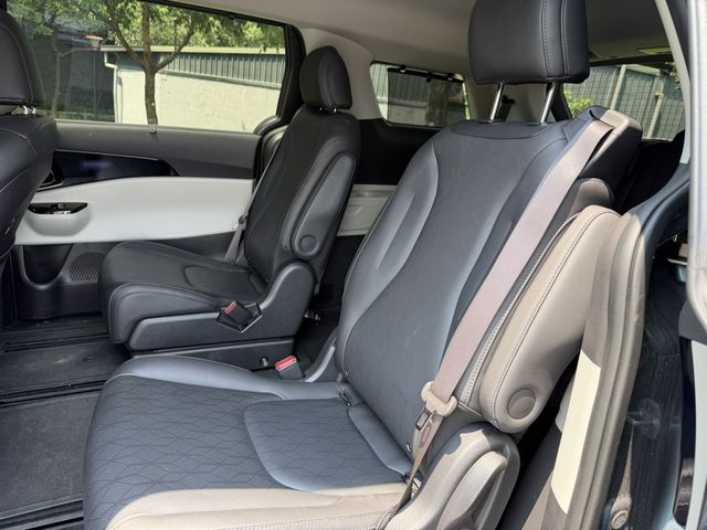 KIA起亞 CARNIVAL  第4張相片