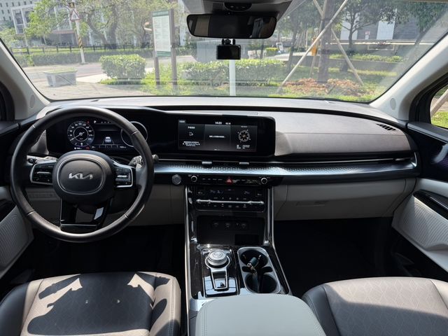 KIA起亞 CARNIVAL  第6張相片