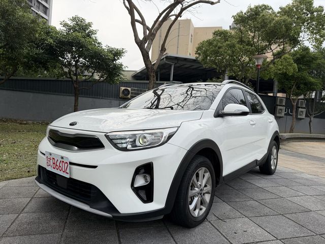 KIA起亞 STONIC  第1張相片