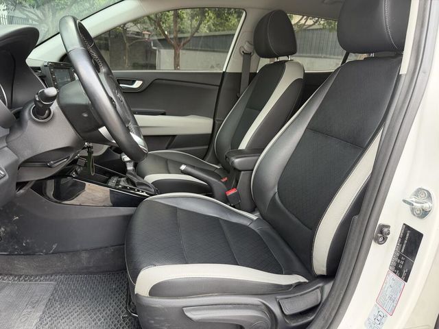 KIA起亞 STONIC  第3張相片