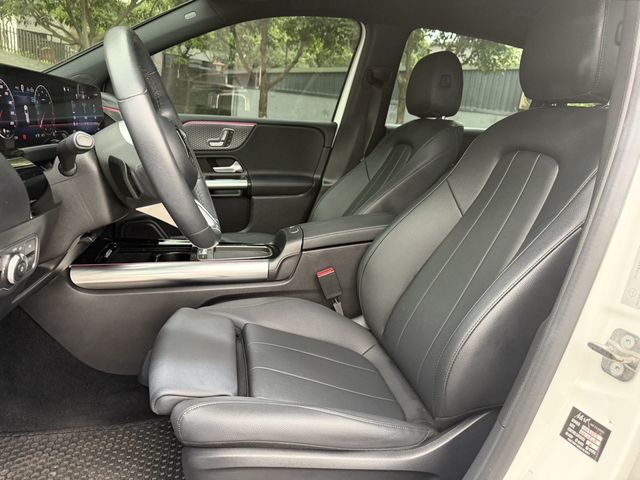 M-BENZ賓士 B180  第3張相片