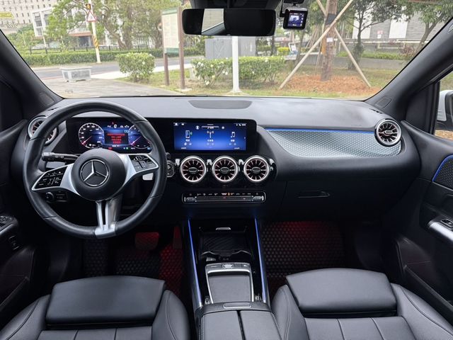 M-BENZ賓士 B180  第5張相片