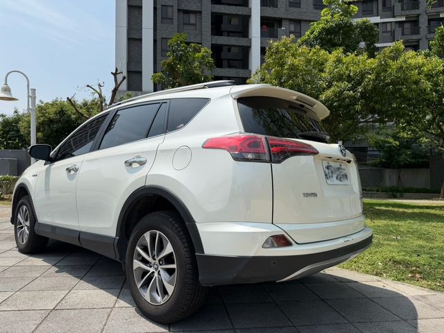 TOYOTA豐田 RAV4  第2張相片