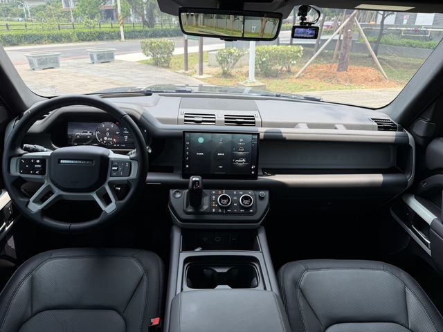 LAND ROVER路華 DEFENDER  第4張相片