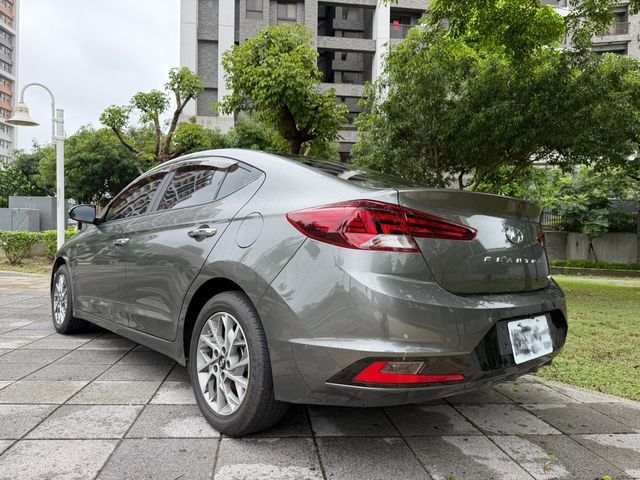 HYUNDAI現代 ELANTRA  第2張相片