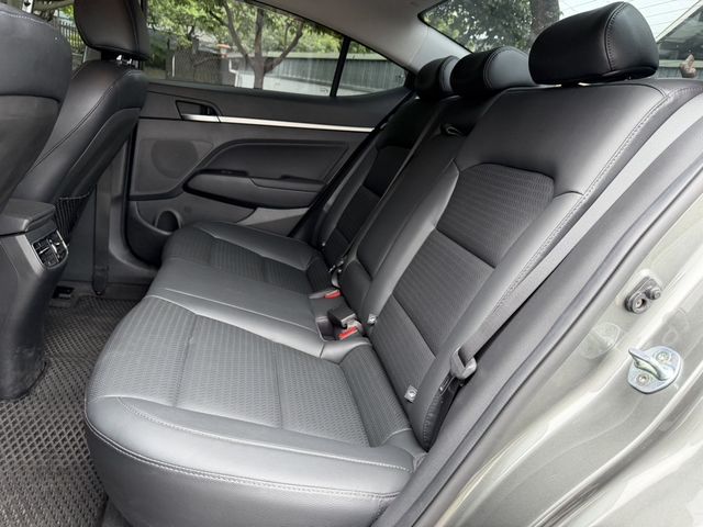 HYUNDAI現代 ELANTRA  第4張相片