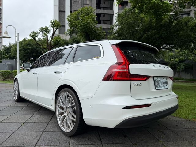 VOLVO富豪 V60  第2張相片