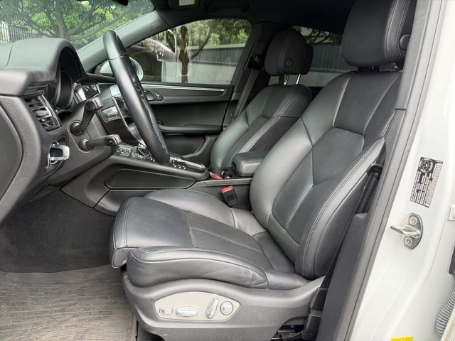 PORSCHE保時捷 MACAN  第3張相片