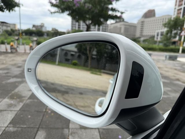 PORSCHE保時捷 MACAN  第9張相片
