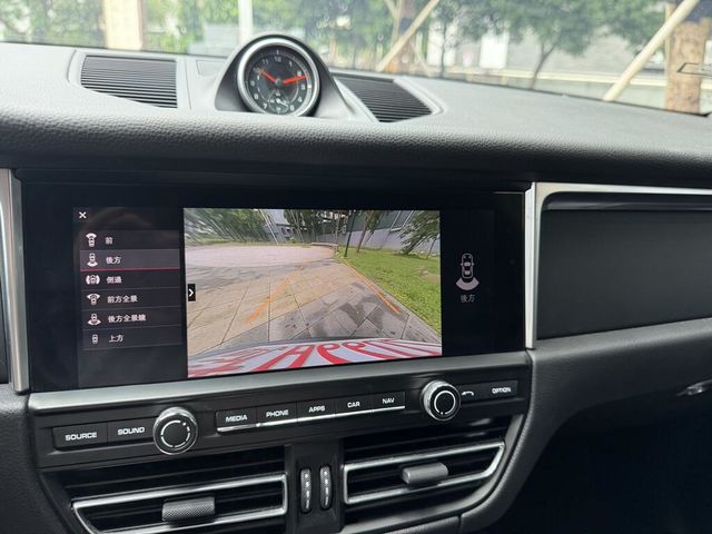 PORSCHE保時捷 MACAN  第12張相片