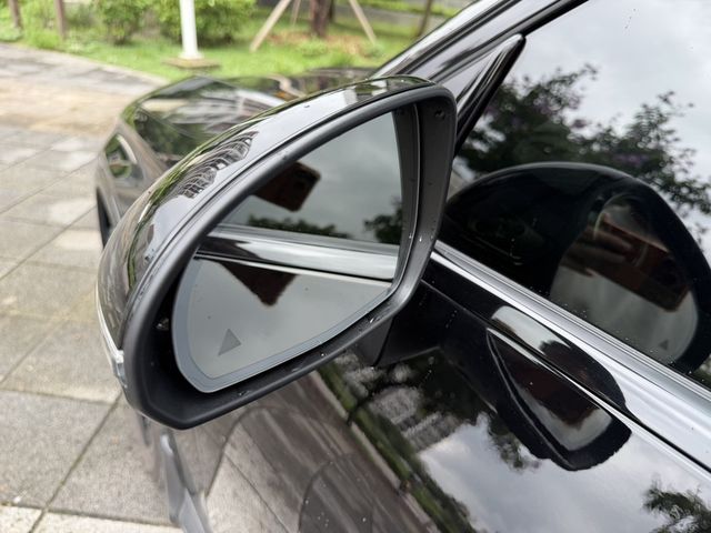 M-BENZ賓士 GLC300  第7張相片