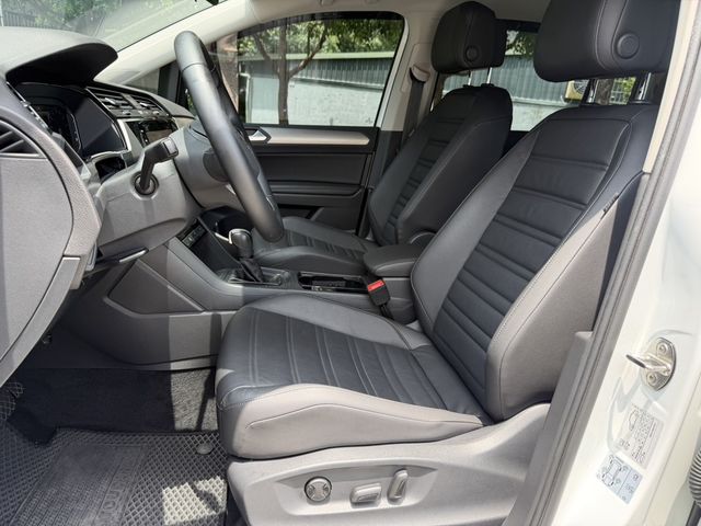 VOLKSWAGEN福斯 TOURAN  第3張相片
