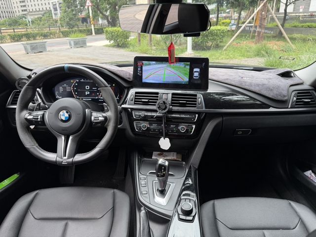 BMW寶馬 318D SEDAN  第5張相片