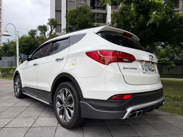 HYUNDAI現代 SANTA FE  第2張相片