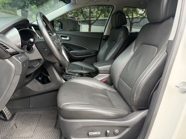 HYUNDAI現代 SANTA FE  第3張相片