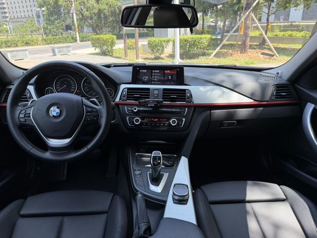 BMW寶馬 320I SPORT LINE  第5張相片