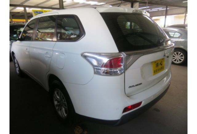 Mitsubishi OUTLANDER  第3張相片