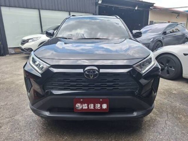 TOYOTA豐田 RAV4  第3張相片